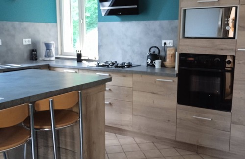 Lavans-les-Saint-Claude Haus | Grande Maison au Clame et en Pleine Nature, vue Imprenable!