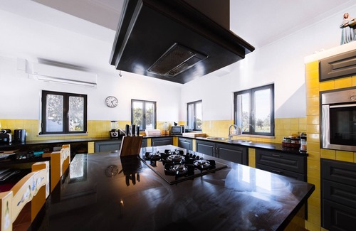 Cajados Villa | Grande Setubal Villa | 5 Bedrooms | Villa Monte Maria Pratas | Private & Spacious