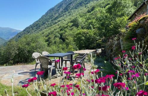 Auzat Haus | Grange rénovée, Pyrénées Ariégeoises, Gîte haute Ariège