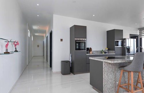 Noord Wohnung | Gray Door Apartments - Adults Only