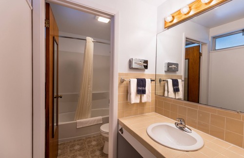Ithaca Hotel | Grayhaven Motel