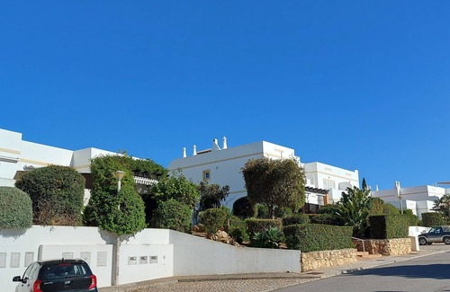 Vale de Centianes Wohnung | Schöne Wohnung in einer privaten Wohnanlage, 4 Minuten zu Fuß zum Strand