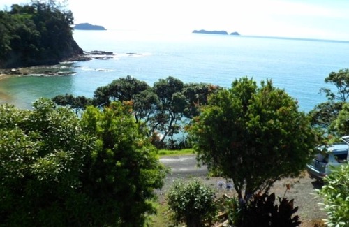 Amodeo Bay Haus | Toller Bach über dem Strand - Treibholz