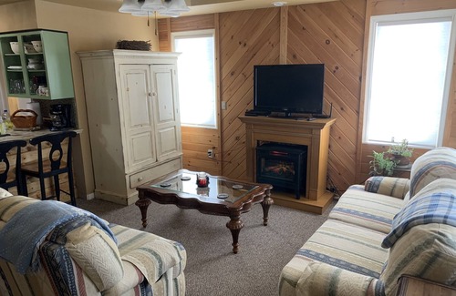 Tuscumbia Kabine | Große Kabine auf Osage River in Tuscumbia, MO