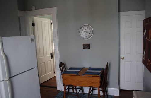 Grand Haven Wohnung | Großartige Innenstadtlage in einem der berühmtesten historischen Häuser von Grand Haven