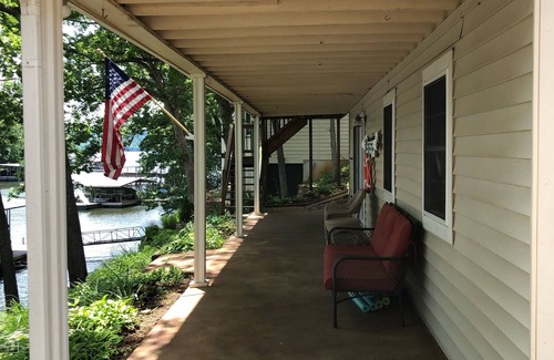 Osage Beach Haus | Great family retreat! Lakefront, 4bed/2Ba, quiet cove & private dock