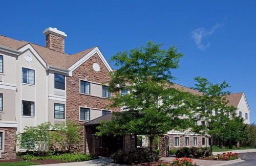 Half Day Eigentumswohnung | Ideal für Geschäftsreisen! Ausgestattete Suite mit Kingsize-Bett und Zugang zum Pool + kostenloses Frühstück