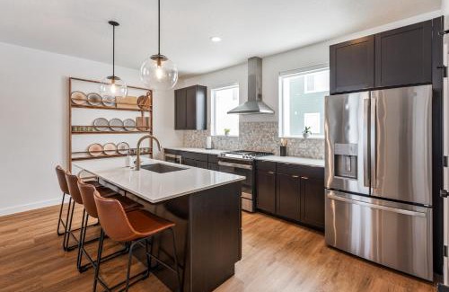 Layton Wohnung | Great for Multiple Families!