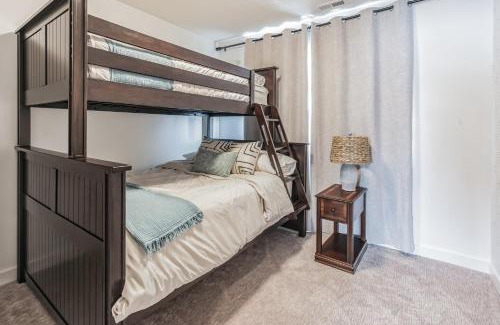 Layton Wohnung | Great for Multiple Families!