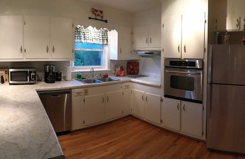 Sedgefield Haus | Große Haus in der Nähe aller Greensboro & High Point Golf / Wassersport / Convention Center