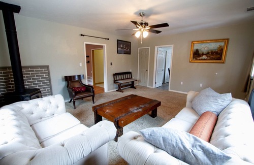 Ogden Haus | Great house for family and pets, close to everything!