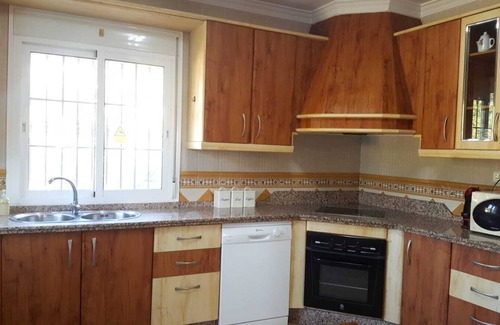 Alcaucin Hütte | TOLLES HAUS MIT JACUZZI EXTERIOR UND POOL IN DER NÄHE DES NATURPARKS, STRAND 20 MINUTEN