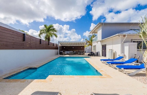 Cunucu Abao Haus | Last minute availability with great intro rates! Pool and patio just completed!