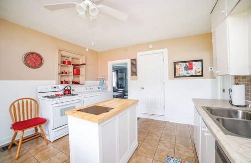 Manteno Hütte | Great Lakefront Home