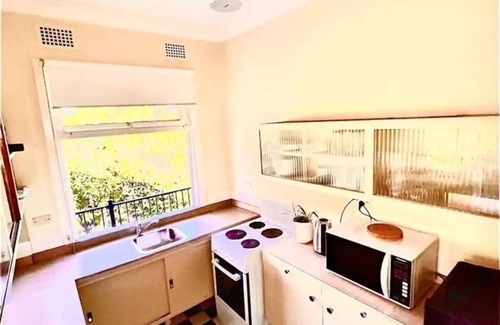 Blue Mountains City Council Hütte | Great location! 5mins to “3 Sisters” & “Grand Cliff Top Walk”