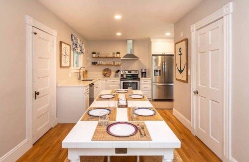 Oak Bluffs Haus | Neu Reno. OB Haus! 10 Minuten zu Fuß von Nancy / 0,5 Meilen zu Jetty Beach