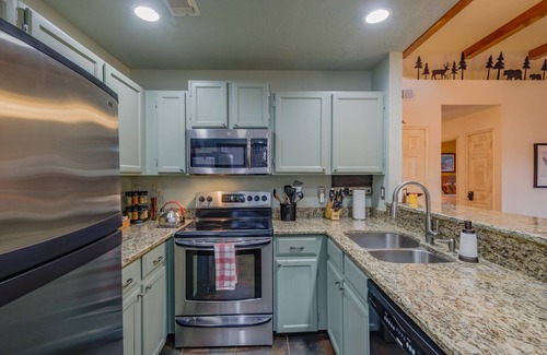 Oso Grande Haus | Cozy Southwest Comfort