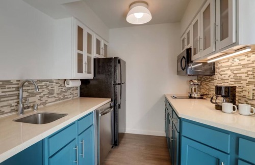 San Jose Hotel | Great Pick! Unit with Kitchen, Free Breakfast, Outdoor Pool, Pet-friendly!