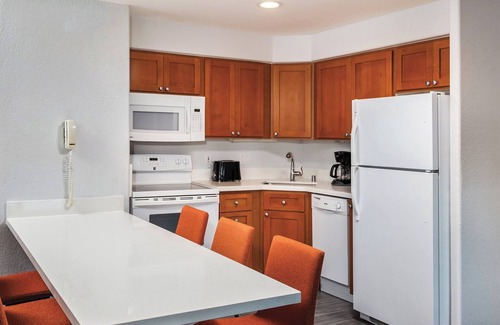 Uptown Design District Eigentumswohnung | Great Price and Location for Stagecoach 2025