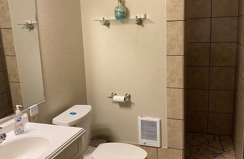 Priest River Haus | Great Priest Lake Cabin close to Golf Course & Lake! 4bdrm 2bath 8 beds