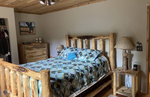 Priest River Haus | Great Priest Lake Cabin close to Golf Course & Lake! 4bdrm 2bath 8 beds