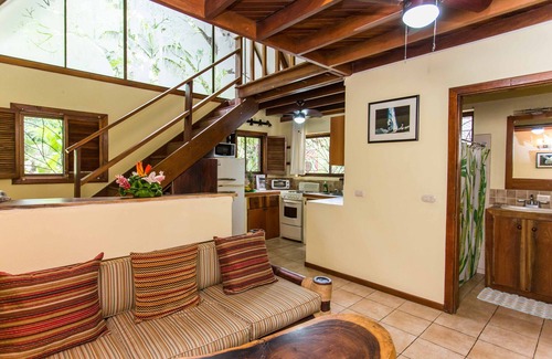 El Cerro Haus | Tropenhaus im Dschungelgarten mit Gemeinschaftspool, Manuel Antonio