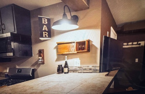 Massillon Wohnung | Great space on the edge of Amish country, access to biking, hiking, fishing!