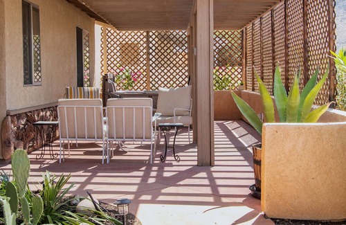 Twentynine Palms Haus | Great Vibe House + Hot Tub, Minutes to JTree Park