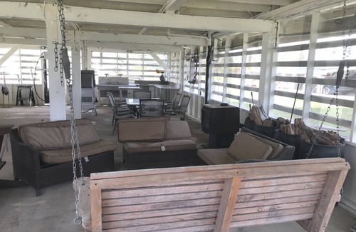 Chauvin Haus | Greatest Fishing in World! 4bd/2.5ba w/WIFI