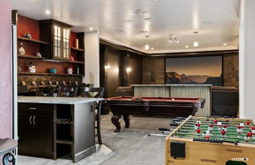 Hurricane Haus | Greek Goddess, Private Heated Pool and Hot Tub