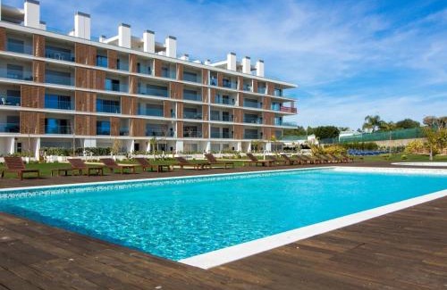 Correeira Wohnung | Green 3 Apartment - Luxurious & Playground & Garage