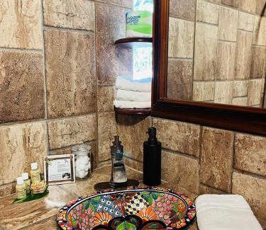 San Ignacio Haus | Green Jay Cabins