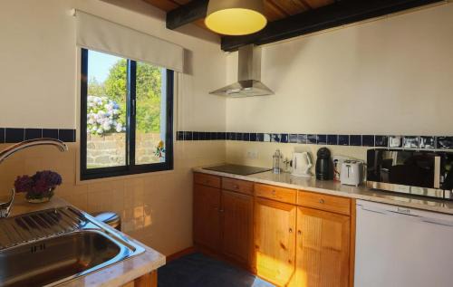 Mosteiros Haus | Green OceanView Relaxing Cottage