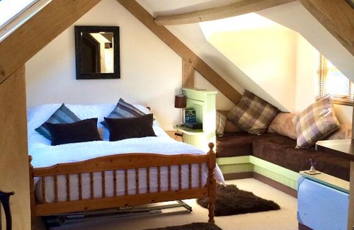 Middleyard Haus | Greencourt Loft - The Cotswold Way, Stroud
