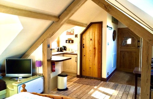 Middleyard Haus | Greencourt Loft - The Cotswold Way, Stroud