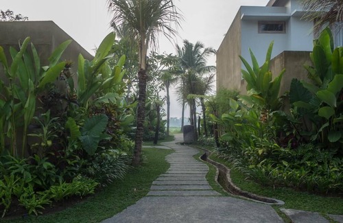 Lodtunduh Villa | Grün 3 Schlafzimmer + Frühstück mit privatem Pool Villa