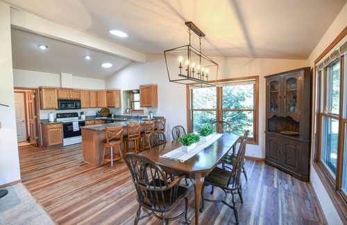 Rome Haus | Greenside on Lake Arrowhead Golf open floor plan, great location, Golden Tee