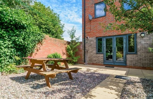 Stoke-on-Trent Haus | Greydawn House Summar