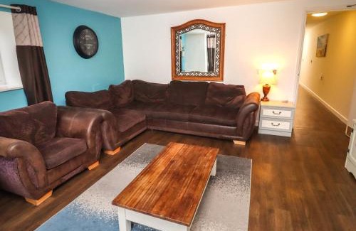 Barnsley Haus | Greyhound Barn