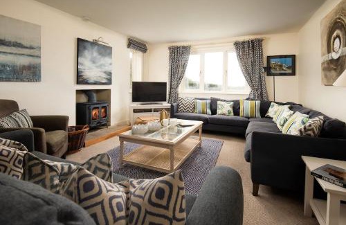 Bamburgh Haus | Greystead