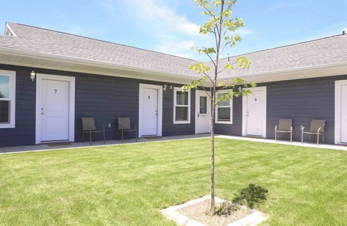 Heyburn Haus | Greystone Crossing Suite #10