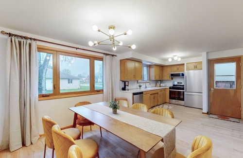 Canton Haus | Gridiron Getaway: Where Families and Fans Unite