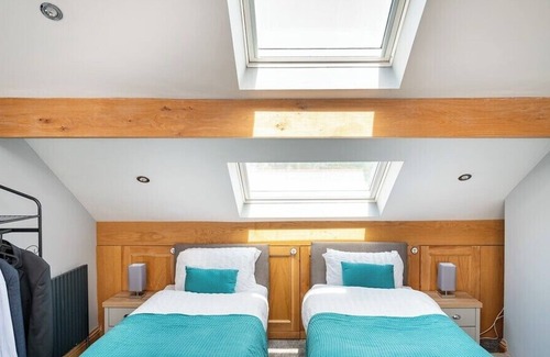 Brighouse Wohnung | Grierson Stays: The Big One