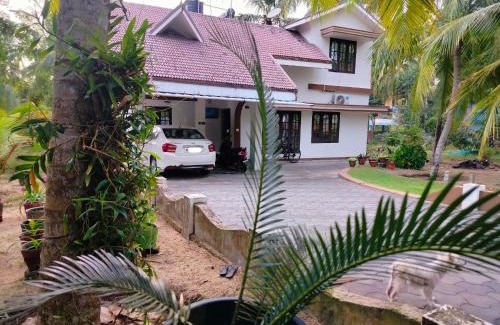 Puthenthope Haus | Gripzy Serene Abode-Kazhakuttam
