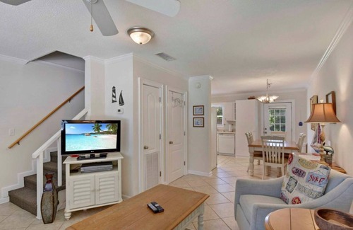 Jekyll Island Haus | Gritz Carlton (B) - cozy two bedroom duplex within walking distance to beach