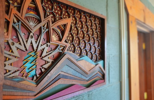 Wonder Valley Haus | Groovy Desert Getaway w Pool, Fire pit, Stream/Wifi, Vinyl Records, Books, Art..