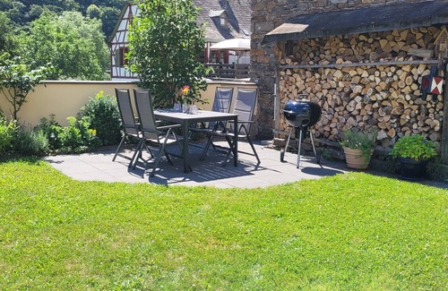 Moselkern Eigentumswohnung | Ebenerdige FeWo mit Garten und Klimaanlage an der Mosel zw. Cochem und Koblenz