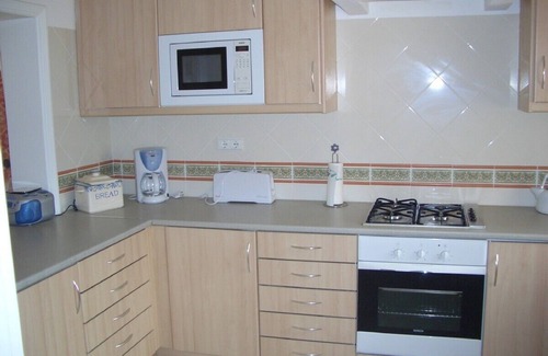 Estombar Wohnung | Apartment mit 2 Schlafzimmern, für hohe Ansprüche möbliert, in Golfkomplex