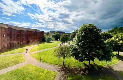 North Glasgow Wohnung | Ground Floor Flat with Free Parking & WiFi