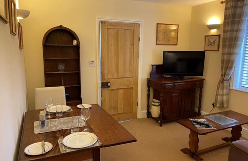 Shrewton Haus | Ground Floor Garden Cottage, near Stonehenge